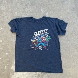 Marvel x New York Yankee Tshirt | large